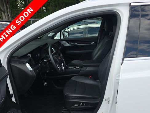 Used 2025 Cadillac XT5 Premium Luxury FWD image 6
