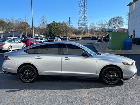 Certified 2025 Honda Accord SE image 7