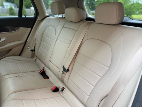 Used 2018 Mercedes-Benz GLC 300 4MATIC image 31