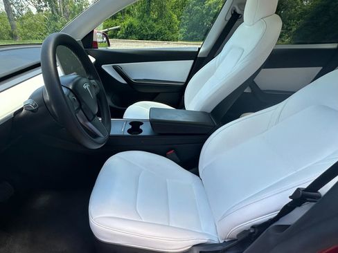 Used 2021 Tesla Model Y Long Range AWD/4WD image 10