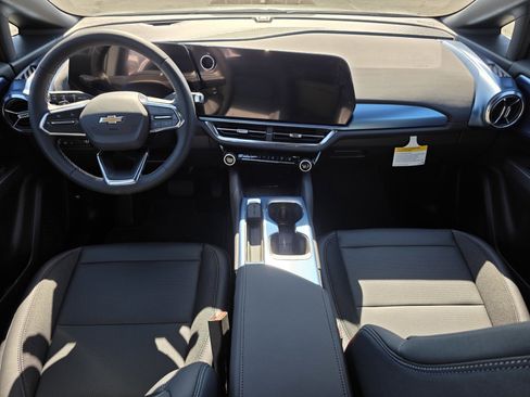 New 2026 Chevrolet Equinox EV LT w/ LPO, Blackout Package image 18