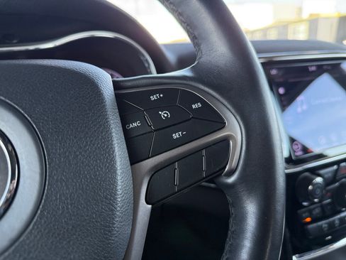 Used 2019 Jeep Grand Cherokee Limited RWD image 17