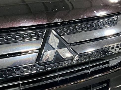 Used 2021 Mitsubishi Outlander LE image 29