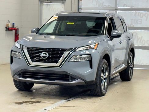 Used 2023 Nissan Rogue SL AWD/4WD image 3