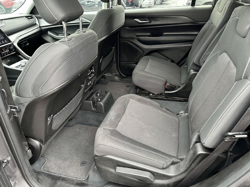 Used 2023 Jeep Grand Cherokee L Laredo w/ Luxury Tech Group I AWD/4WD image 12