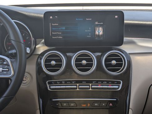 Used 2021 Mercedes-Benz GLC 300 w/ Premium Package image 19