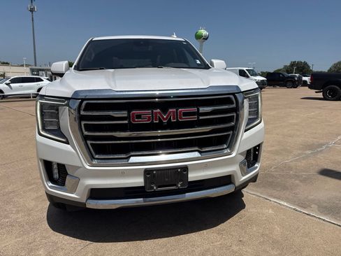 Used 2023 GMC Yukon SLT w/ SLT Premium Package AWD/4WD image 2