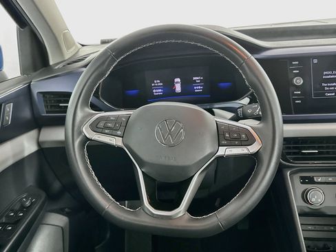 Used 2022 Volkswagen Taos SE FWD image 18
