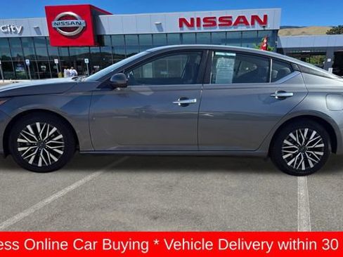 Used 2023 Nissan Altima 2.5 SV image 6