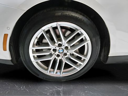 Used 2025 BMW 530i xDrive AWD/4WD image 10