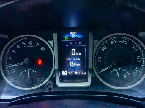 Used 2022 Toyota Tacoma SR5 RWD image 21