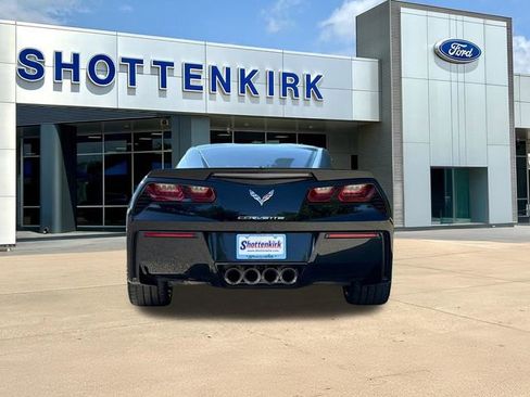 Used 2016 Chevrolet Corvette Stingray Coupe RWD image 8
