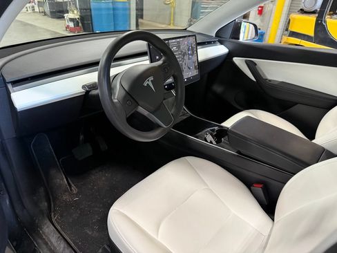 Used 2020 Tesla Model Y Long Range AWD/4WD image 10