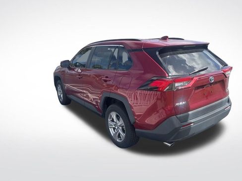 Used 2022 Toyota RAV4 XLE w/ Convenience Package image 6