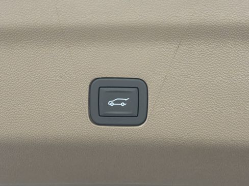New 2026 GMC Yukon Denali w/ Denali Reserve Package AWD/4WD image 8