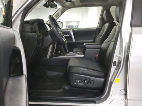 Used 2020 Toyota 4Runner SR5 Premium image 12