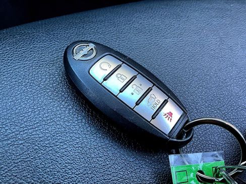 Used 2023 Nissan Armada SL image 14