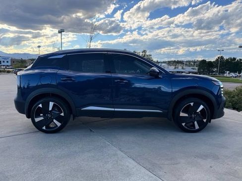 Used 2025 Nissan Kicks SR AWD/4WD image 11