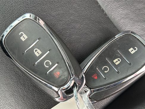 Used 2021 Chevrolet Trax LT w/ Premium Seat Package image 33