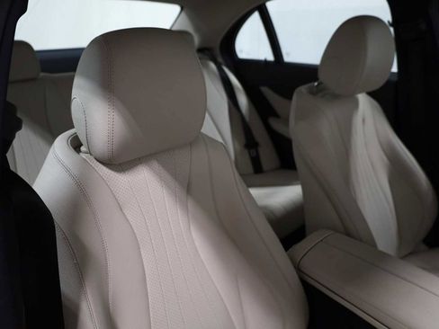 Used 2017 Mercedes-Benz E 300 4MATIC image 21