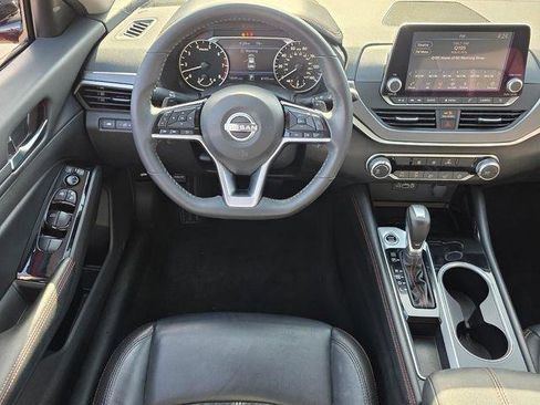 Used 2024 Nissan Altima 2.5 SR image 12