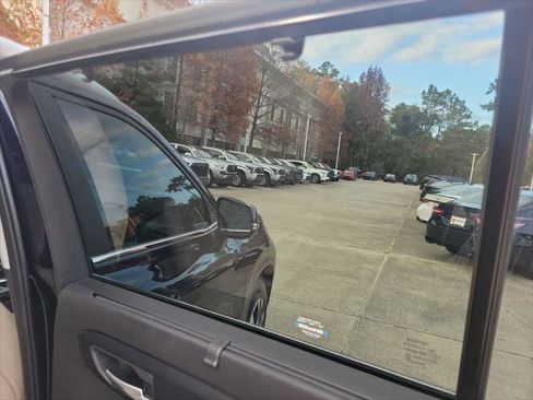 Certified 2023 Toyota Highlander XLE image 17