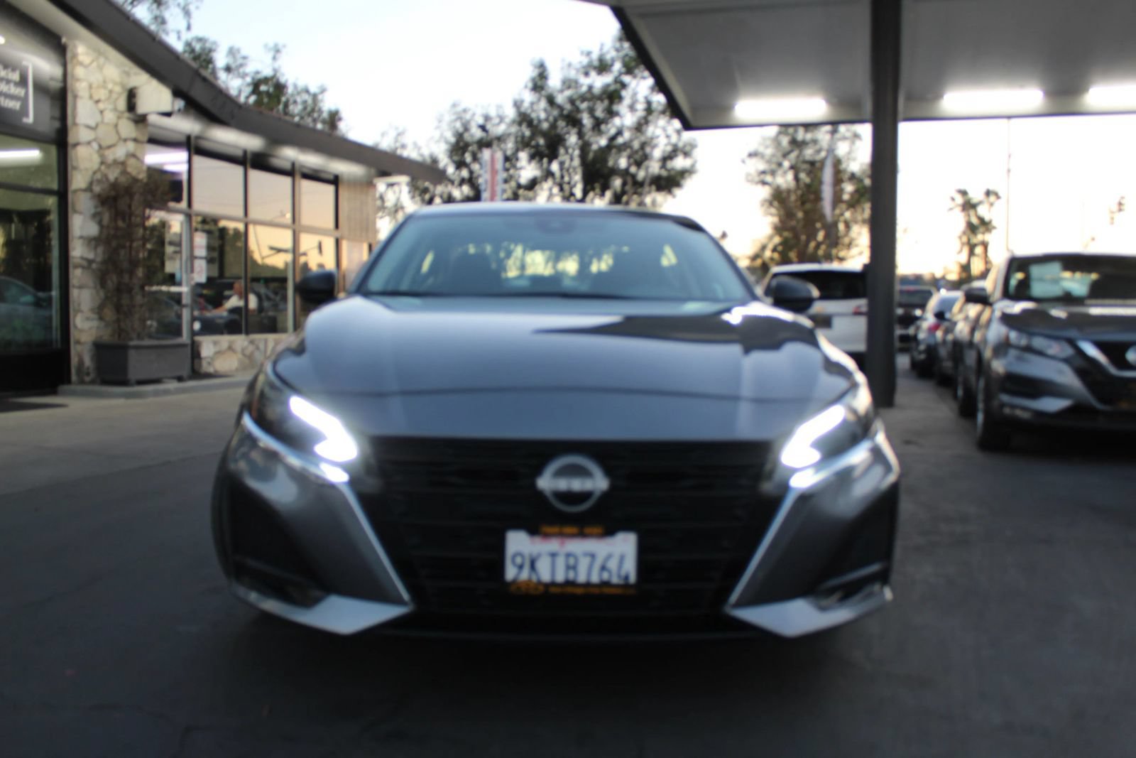 Used 2024 Nissan Altima 2.5 SV FWD image 8