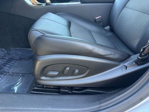 Used 2014 Chevrolet Impala LT w/ Convenience Package image 26