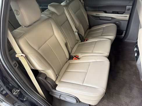Used 2019 Ford Expedition XLT w/ Equipment Group 202A RWD image 33