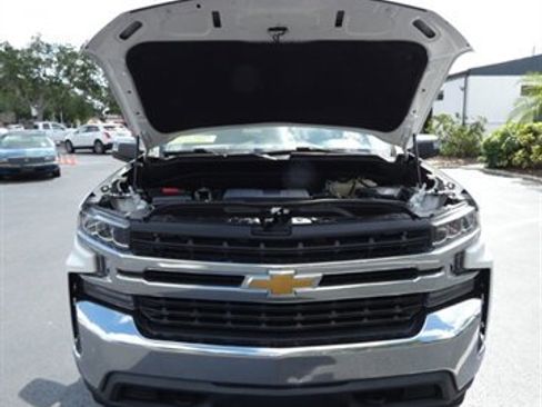 Used 2020 Chevrolet Silverado 1500 LT w/ Trailering Package AWD/4WD image 6