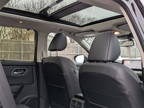 New 2026 Nissan Rogue Platinum image 22