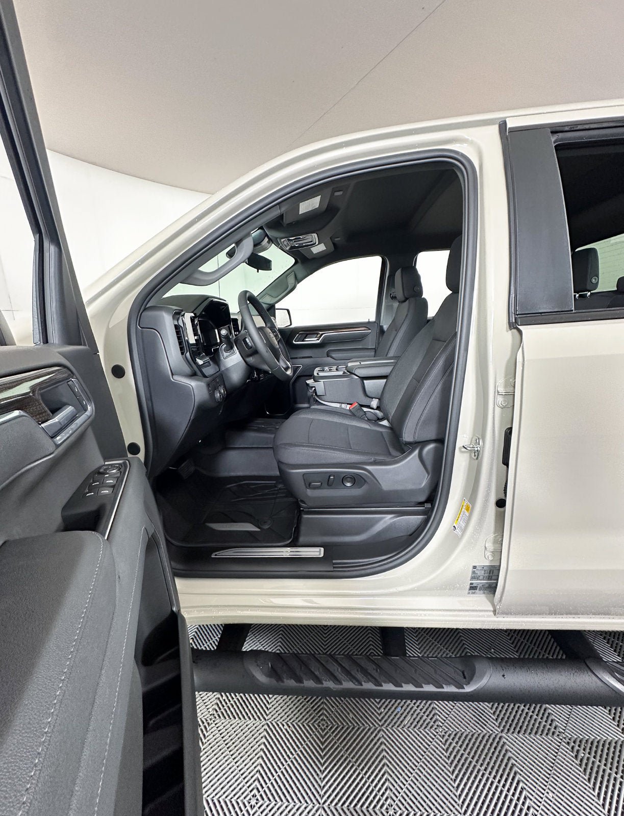 New 2026 Chevrolet Silverado 1500 RST w/ RST Select Package RWD image 7