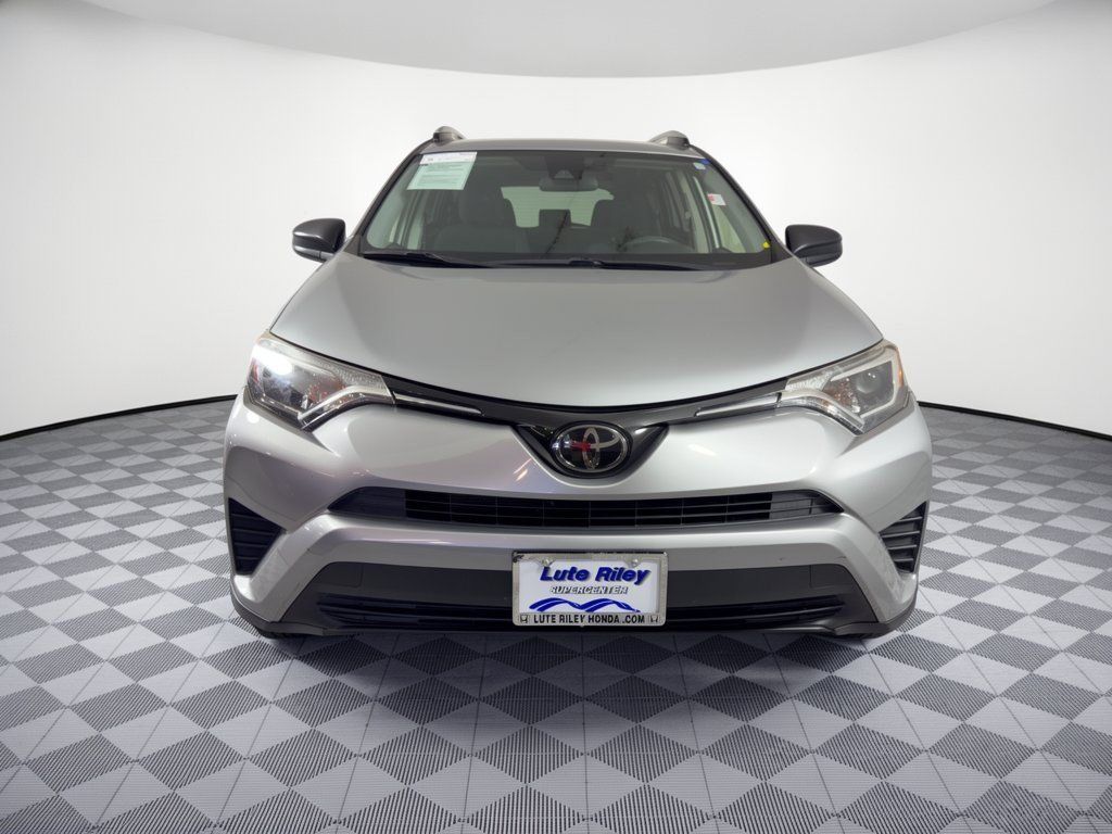 Used 2018 Toyota RAV4 LE w/ Carpet Mat Package AWD/4WD image 6