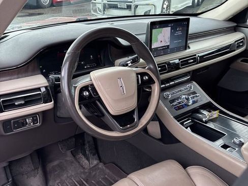 Used 2020 Lincoln Aviator Reserve w/ Equipment Group 202A image 11