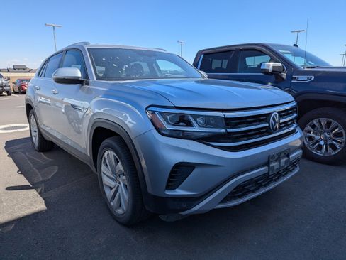 Used 2023 Volkswagen Atlas Cross Sport SE AWD/4WD image 3