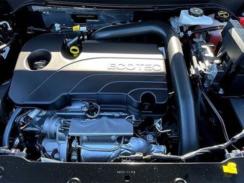 Used 2025 Chevrolet Equinox LT image 28