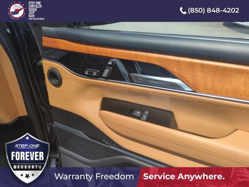 Used 2023 Jeep Grand Wagoneer Series III AWD/4WD image 39