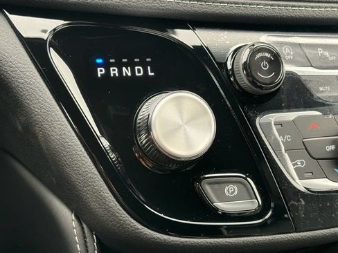 New 2026 Chrysler Pacifica Limited w/ S Appearance Package FWD image 23