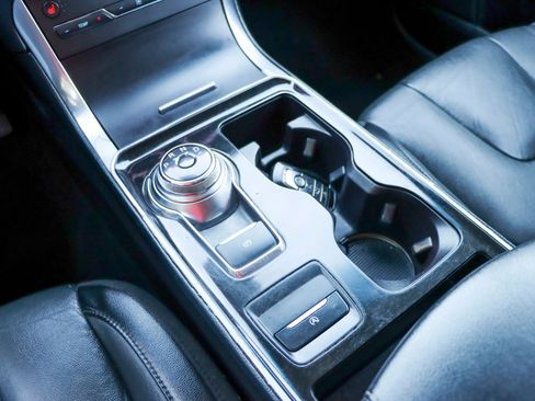 Used 2019 Ford Edge Titanium image 40