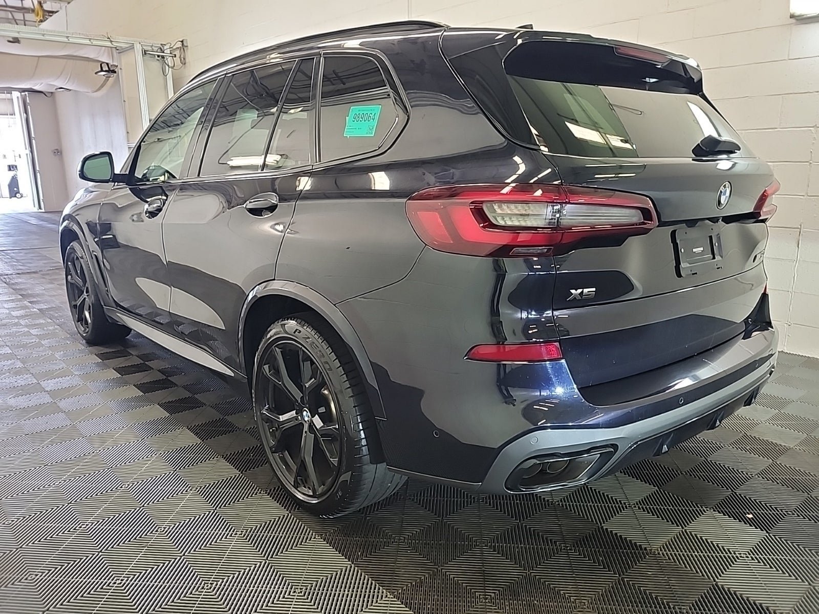 Used 2021 BMW X5 M50i w/ Executive Package AWD/4WD image 3