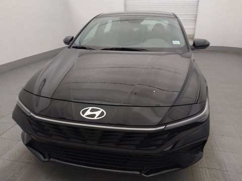 Used 2025 Hyundai Elantra SE FWD image 15