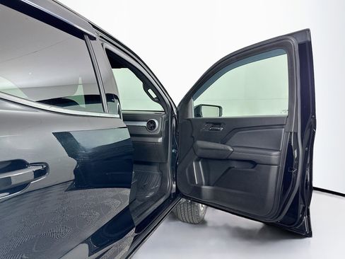 Used 2023 Chevrolet Colorado LT w/ LT Convenience Package II image 30