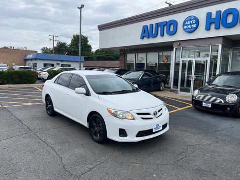 Used 2011 Toyota Corolla LE FWD image 3