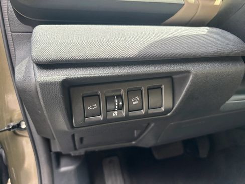 Used 2025 Subaru Outback Premium w/ Popular Package #1A AWD/4WD image 20