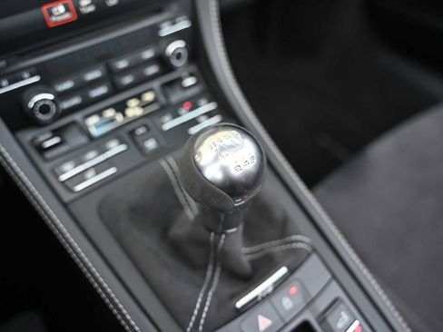 Used 2020 Porsche 718 Boxster Spyder image 23