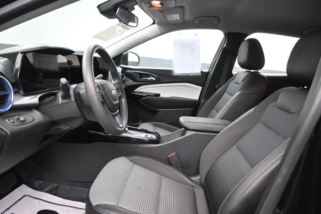 Used 2024 Chevrolet Trax LT FWD image 21