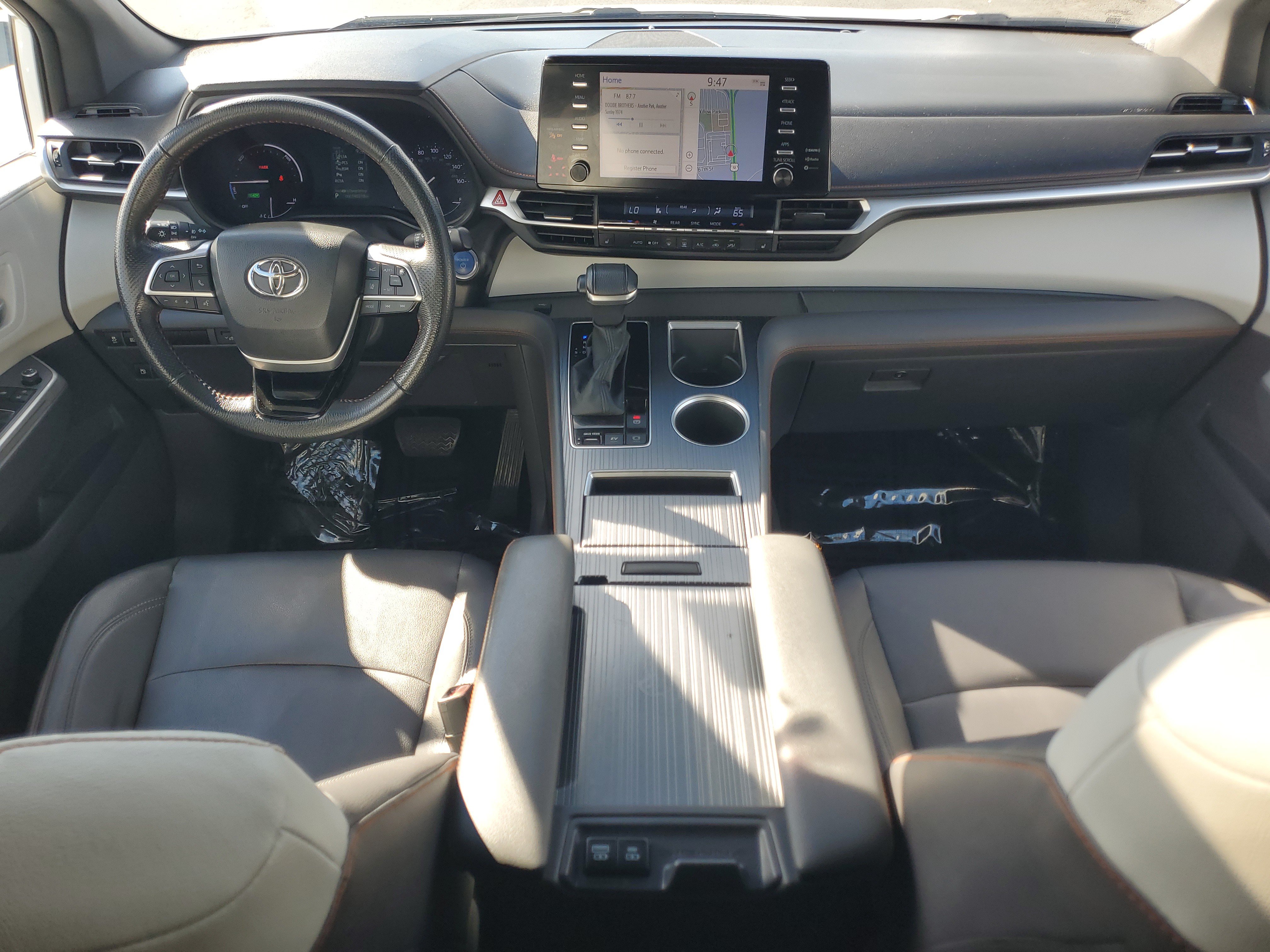 Used 2023 Toyota Sienna XSE AWD/4WD image 16