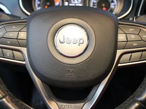 Used 2020 Jeep Cherokee Latitude Lux w/ Quick Order Package 26H Lux AWD/4WD image 20