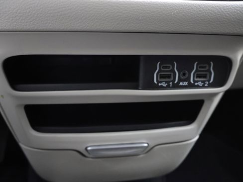 Used 2024 Chrysler Pacifica Touring-L FWD image 48