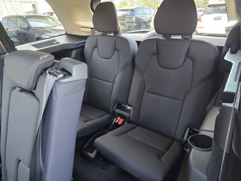 New 2026 Volvo XC90 B5 Core image 18